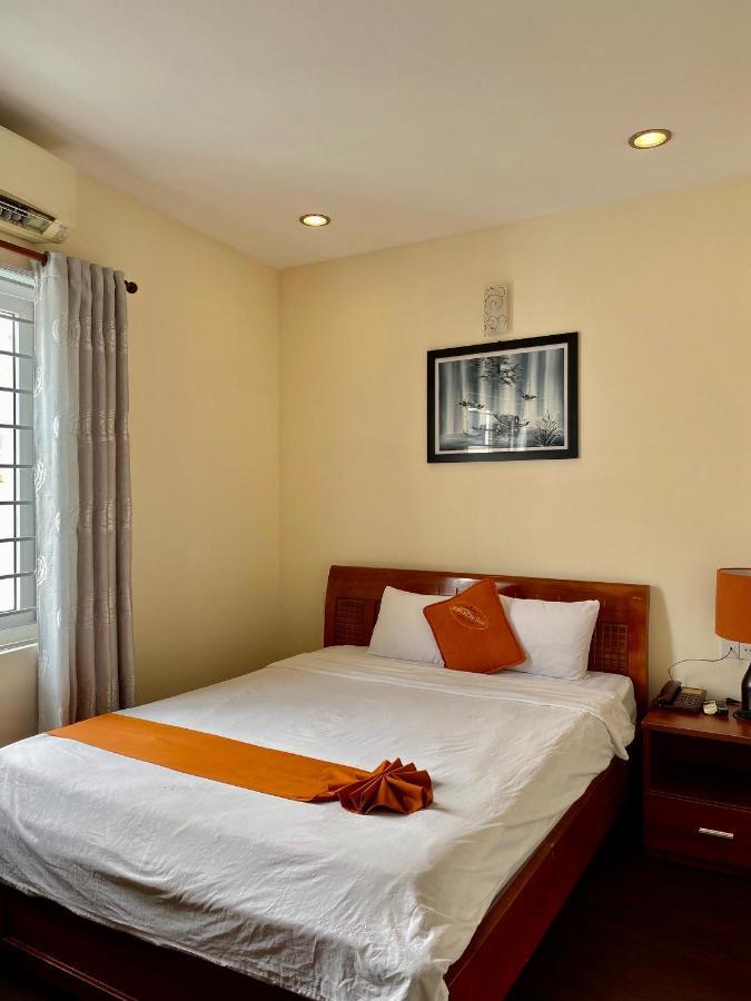 Golden Star Hotel Hue Exterior photo