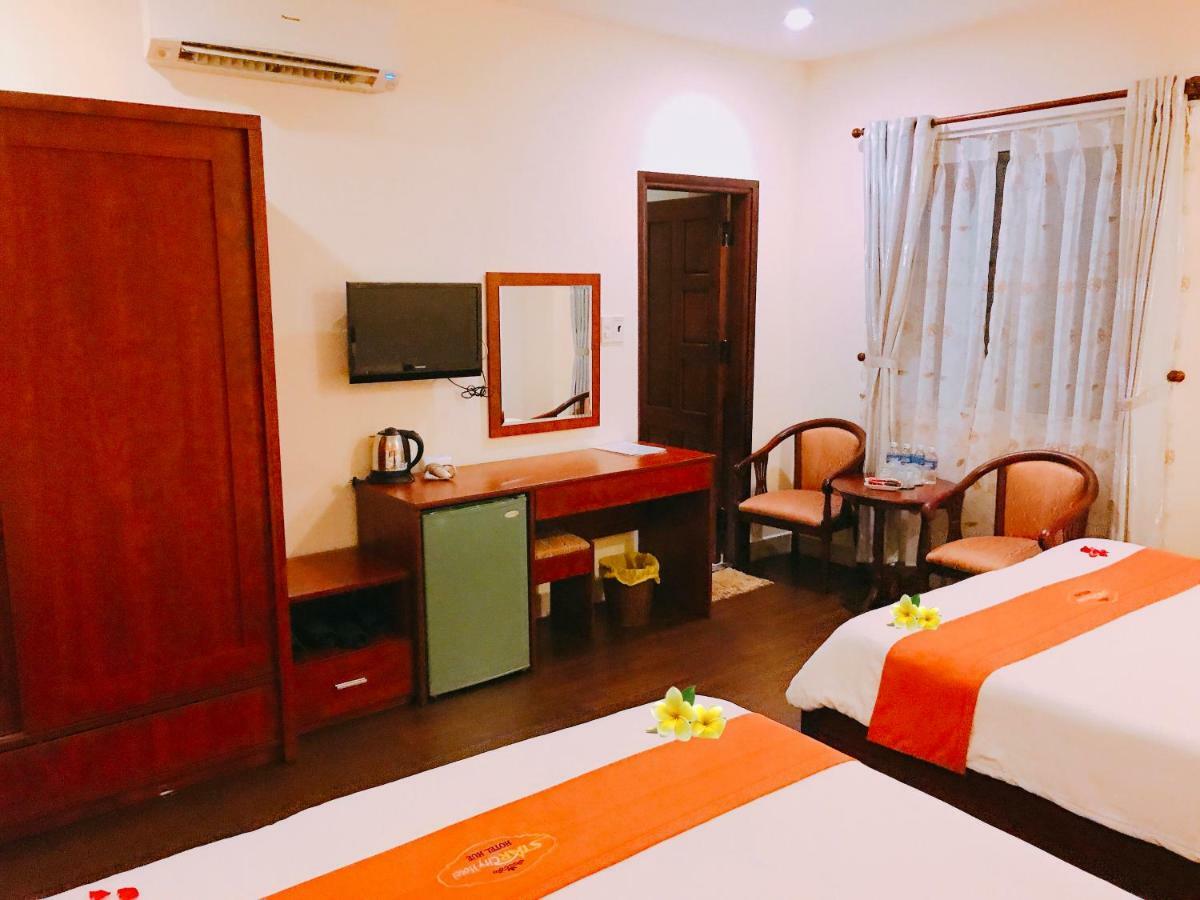 Golden Star Hotel Hue Exterior photo